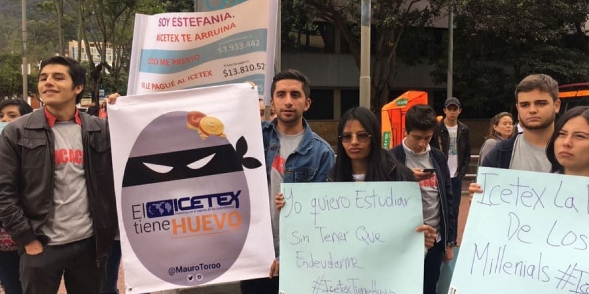 Protexta de estudiantes contra el Icetex.