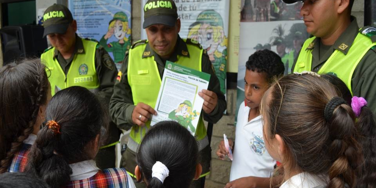 Policía Santa Marta Lucha contra la pólvora.