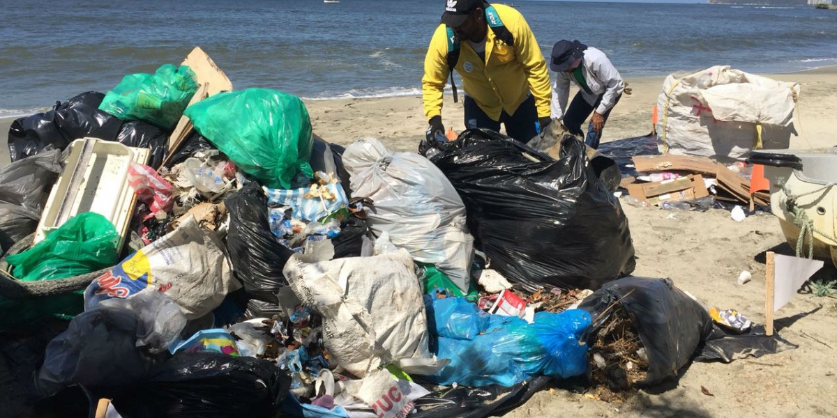 La jornada de limpieza denominada ‘Playatón’ continúa este viernes  en Taganga y el sábado en la Bahía de Santa Marta.