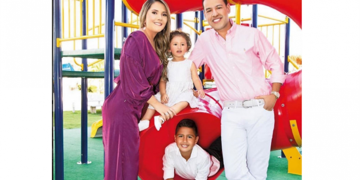 El cantante Martín Elías (Q.E.P.D.) junto a su esposa Dayana Jaimes y sus hijos Paula y Martín Elías Jr