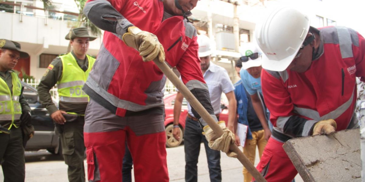 Realizaran la recolección de aguas residuales del edificio Karey, con un camión succión-presión tres veces al día: a las 8:00 y las 11:00 de la mañana y las 5:00 de la tarde. 