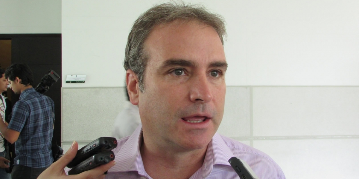 Zonacero.com Pablo Felipe Robledo, Superintendente de Industria y Comercio.