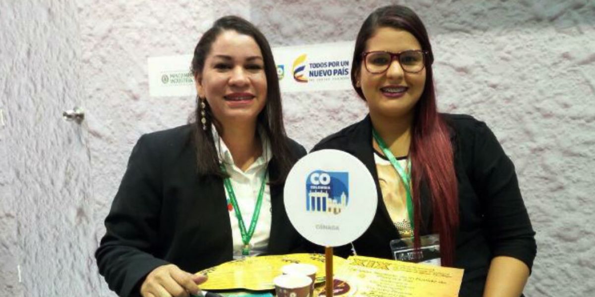 Alcaldía de Ciénaga. La profesional de medio ambiente, Andrea Acuña, en compañía de la Arquitecta , Johana González.