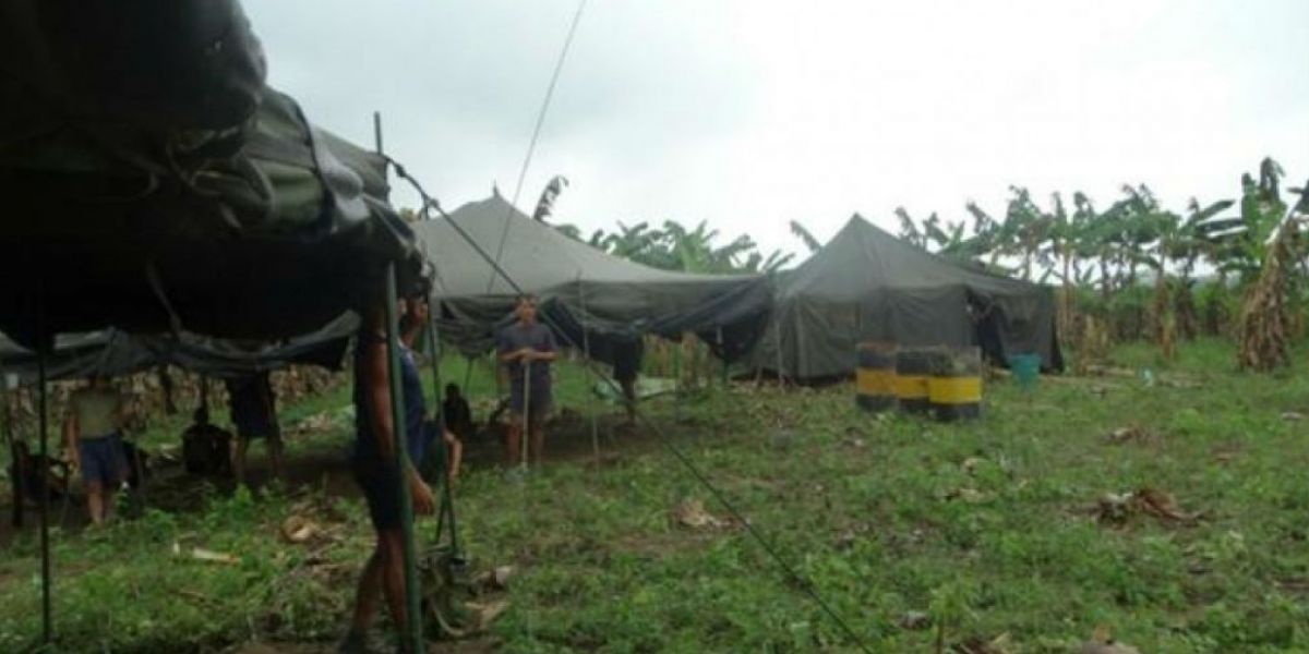 Los militares venezolanos están en la orilla colombiana del río Arauca, en el lugar conocido como Bocas de Jujú.