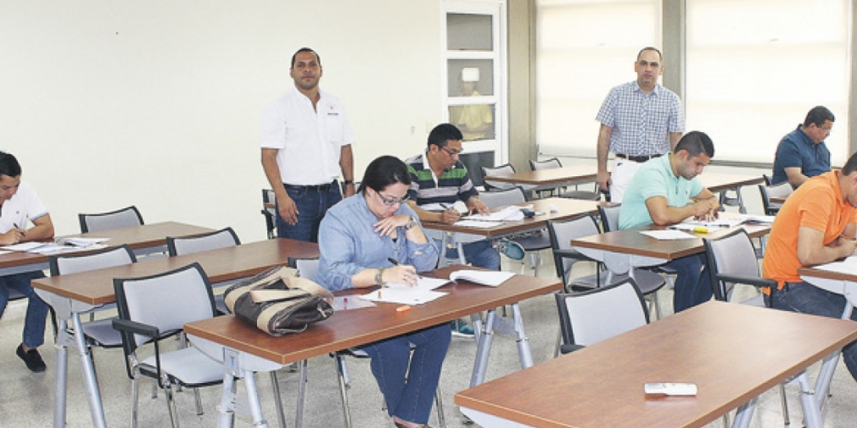 En las instalaciones de la Universidad del Magdalena se realizó el examen de conocimientos para aspirantes a Contralor.