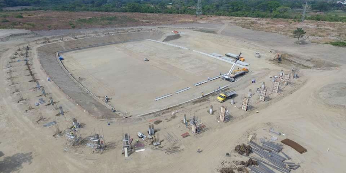 Panorámica del nuevo estadio de la construcción del nuevo estadio de fútbol.