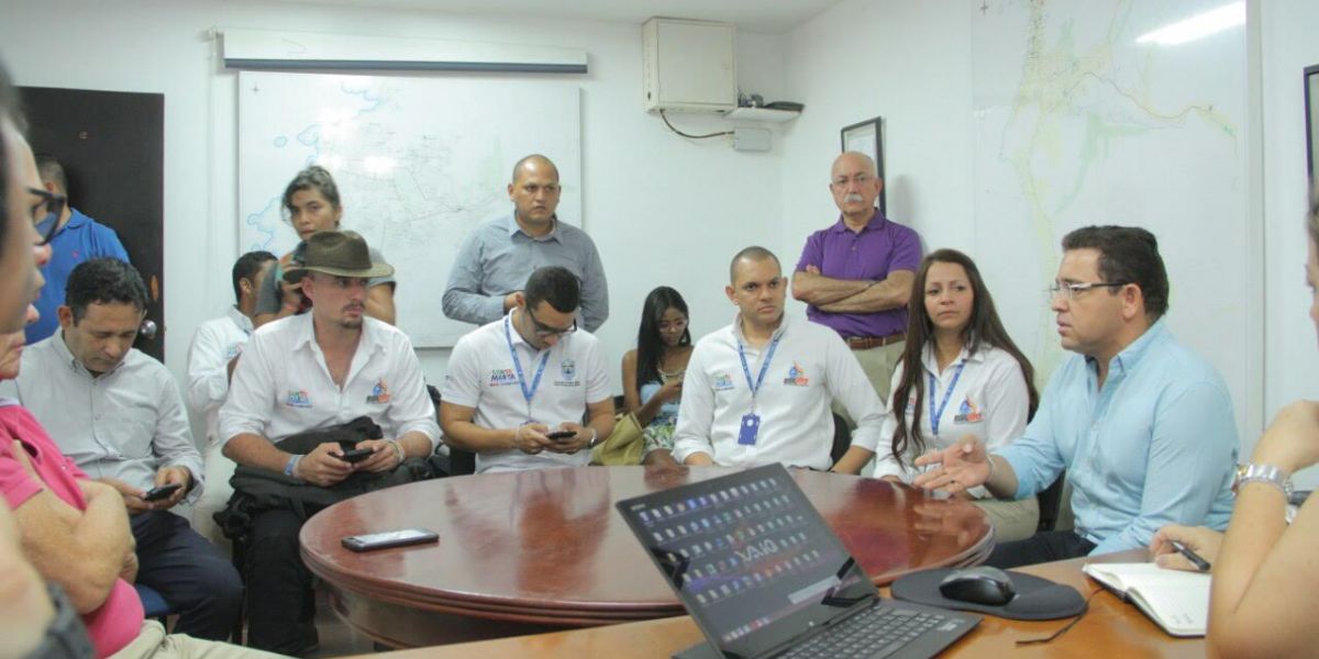 El alcalde Rafael Martínez presidió la sesión de trabajo en la sala de monitoreo por la temporada de Semana Santa