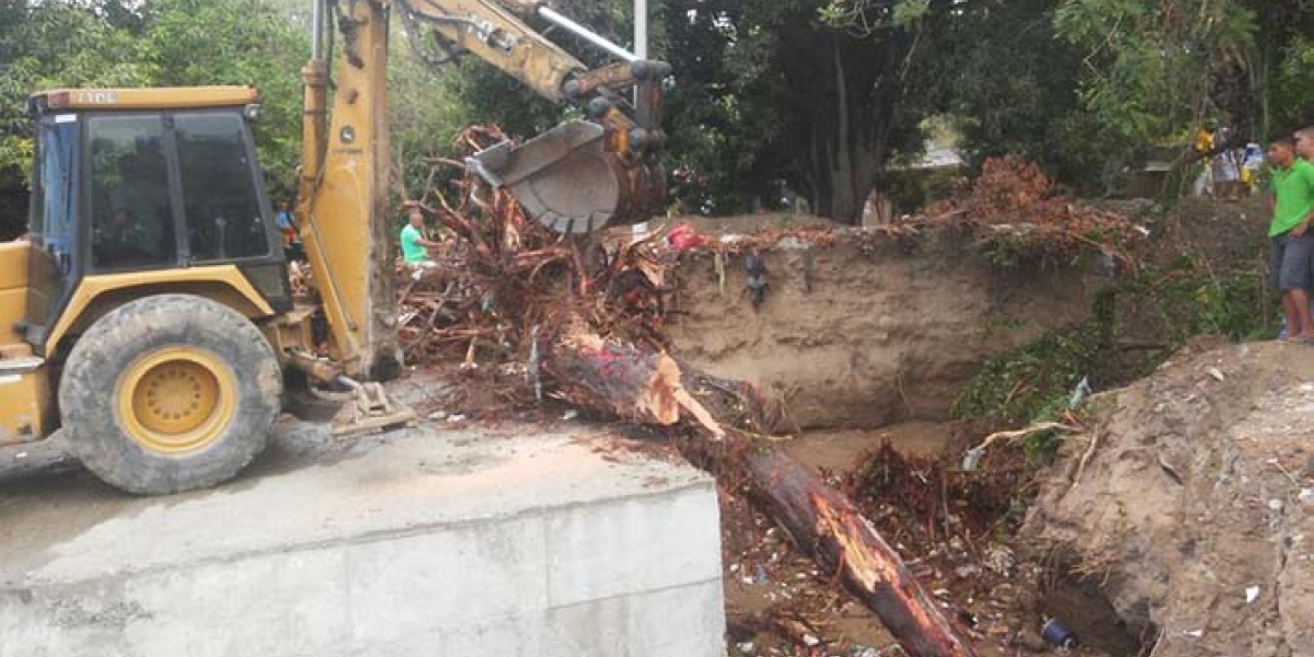 La quebrada Tamacá no ha sido terminada. En ella, debido a esta situación, se han presentado taponamientos.