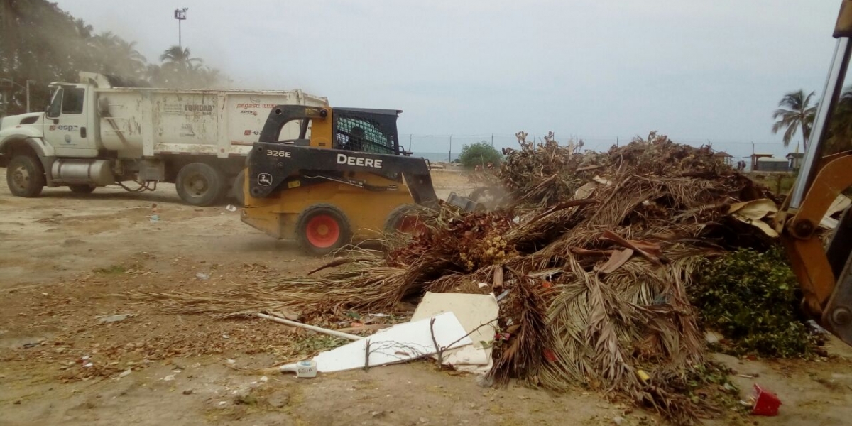 Recolección de escombros en la ciudad de Santa Marta. 