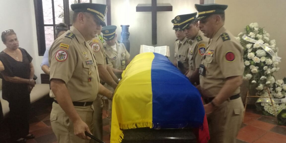 Ejército Nacional El Estado Mayor de la Primera División en los actos de honras fúnebres.