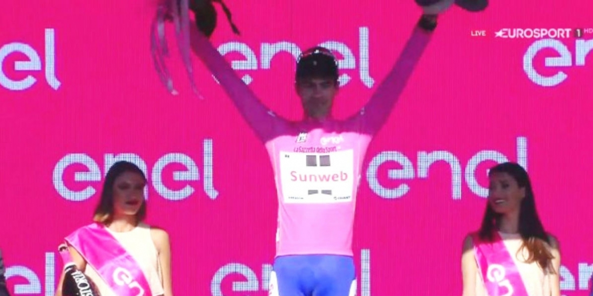 Tom Dumoulin (Sunweb) se adjudicó este martes la etapa y la camiseta de líder del Giro de Italia.