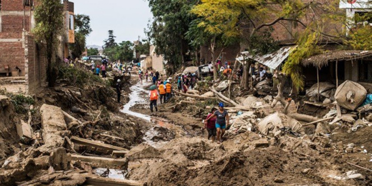 389 personas muertas y 22 mil familias damnificadas por las lluvias.