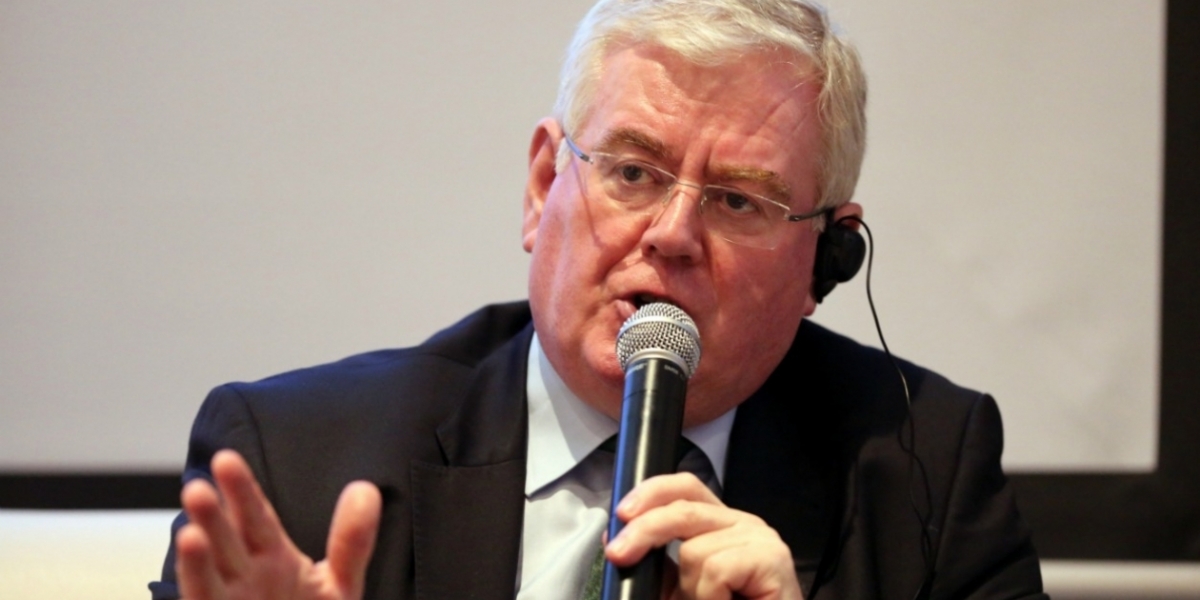 Eamon Gilmore, enviado especial de la Unión Europea (UE) para el proceso de paz de Colombia.