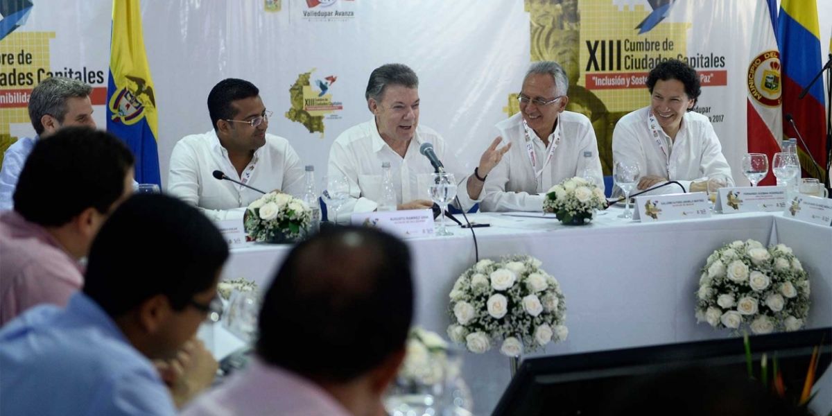 El Presidente Juan Manuel Santos encabeza el acto de clausura de la XIII Cumbre de Ciudades Capitales.