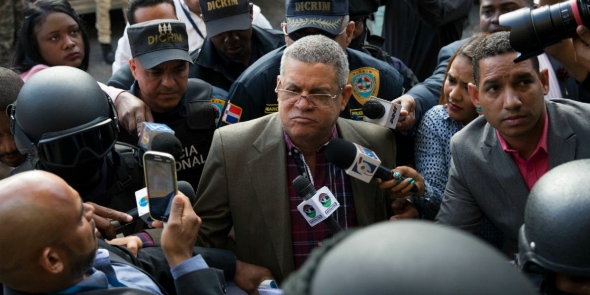 Roberto Rodríguez (c), exdirector de INAPA, es ingresado al Palacio de Justicia, como parte de las detenciones.