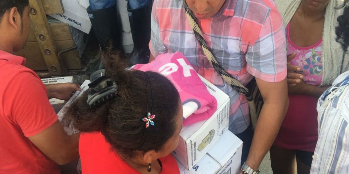 Foto: Alcaldía de El Banco. Familias afectadas por las lluvias en los corregimientos de El Cerrito y Mata de Caña recibieron las primeras ayudas humanitarias.