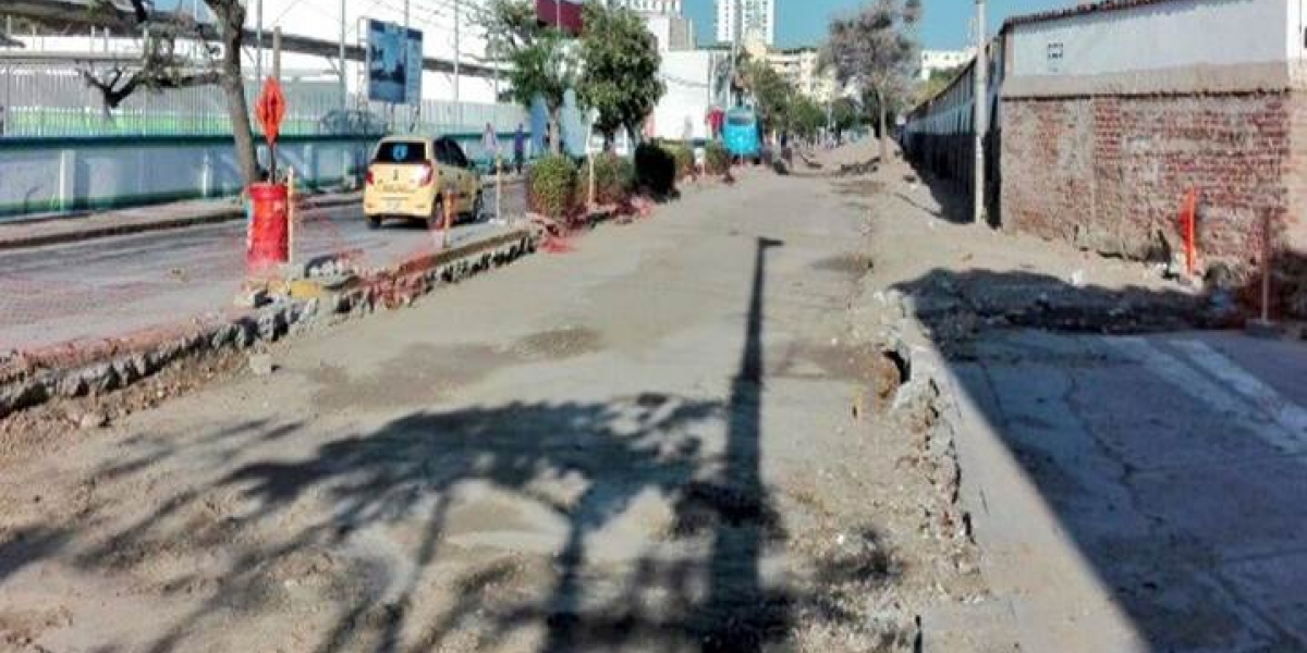 Foto: Alcaldía de Santa Marta. Obra de la calle 22 cada vez más lejos de terminar.