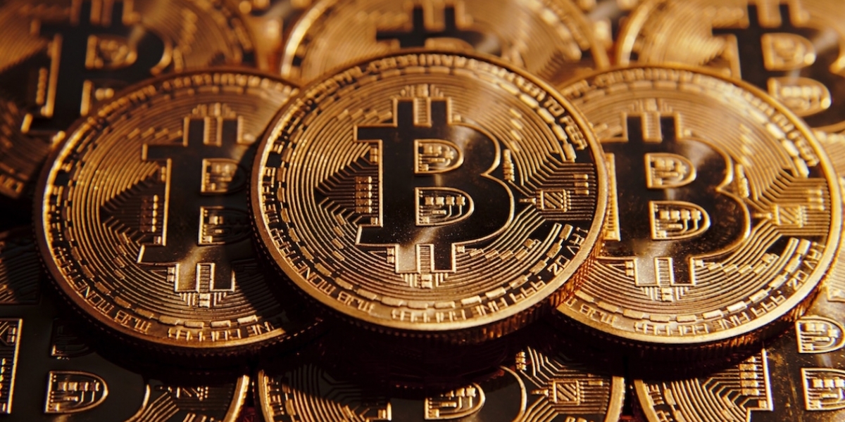 Zonacero.com El bitcoin es una moneda virtual que da interesantes réditos a sus inversores, pero que ha sido aprovechada por embaucadores.