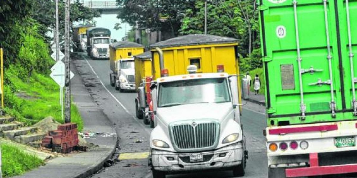 De esta forma, con vehículos fletados especialmente, avanzó el plan de contingencia para mover carga represada en Buenaventura