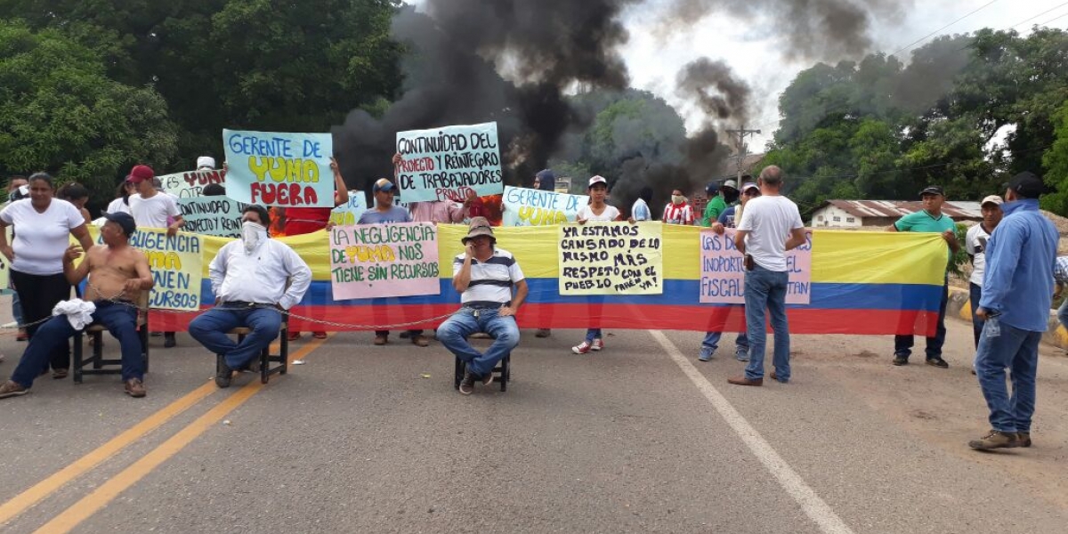 Decenas de subcontratistas salieron a las calles a protestar contra la concesión Yuma.