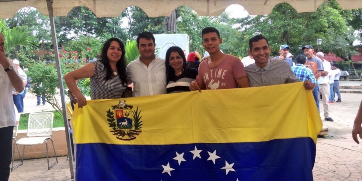 Venezolanos en Barranquilla en uno de los puntos de votación. 