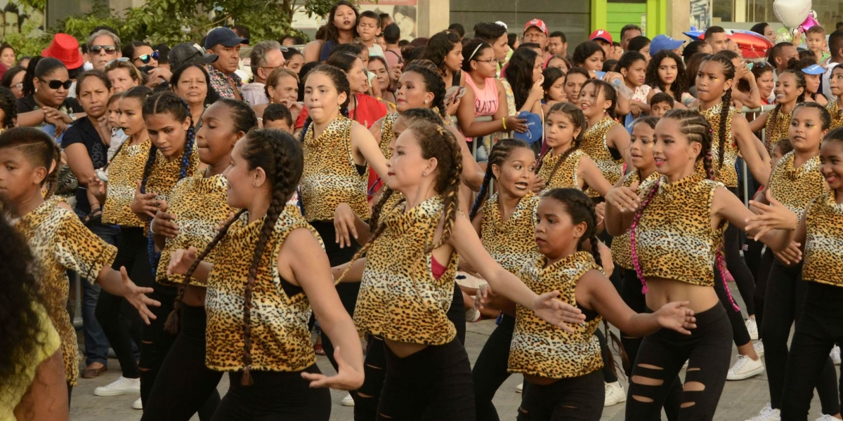 Los samarios disfrutaron de un colorido y hermoso desfile el pasado 28 de julio.