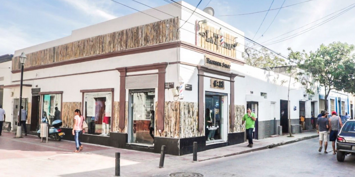La tienda Barber Shop 4:13 se encuentra ubicada en Calle 19 N 6-02 detrás del éxito en el Centro Histórico de Santa Marta.