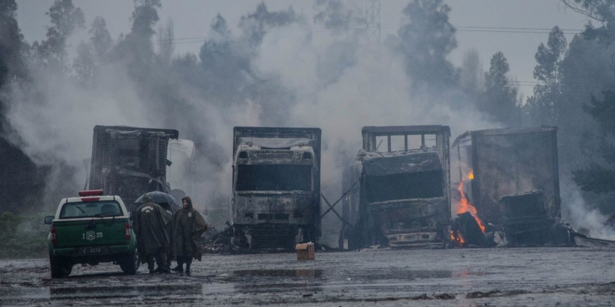 13 de los 18 camiones quemados fueron declarados en pérdida total. 