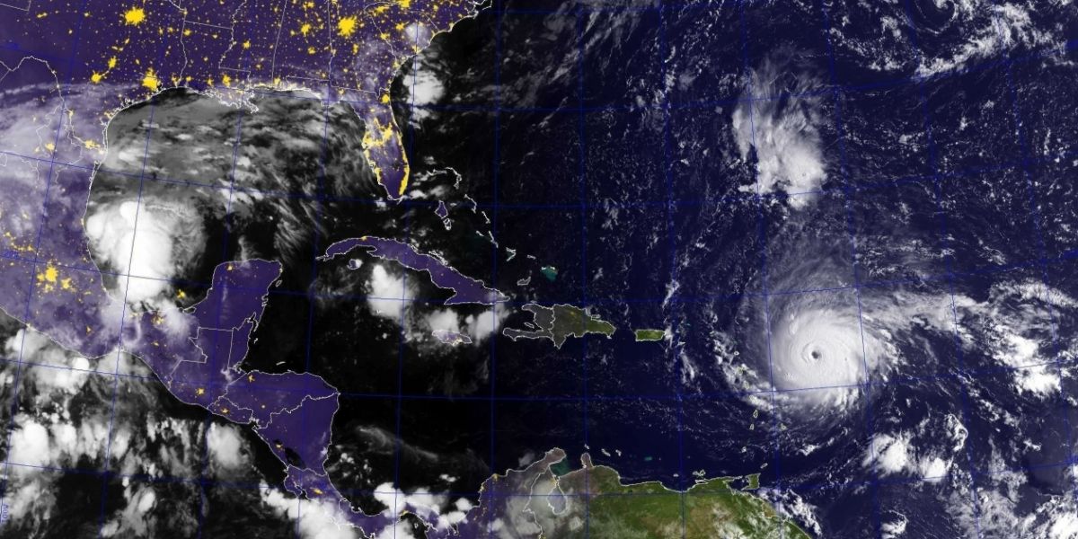 A esta hora el huracán avanza en dirección norte-noroeste a una velocidad de 24 kilómetros por hora .