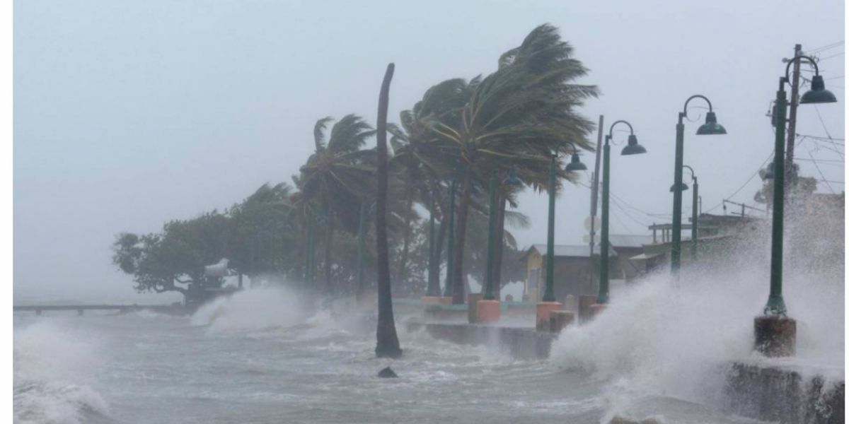 'María' lleva casi el mismo curso que tuvo el huracán 'Irma'.