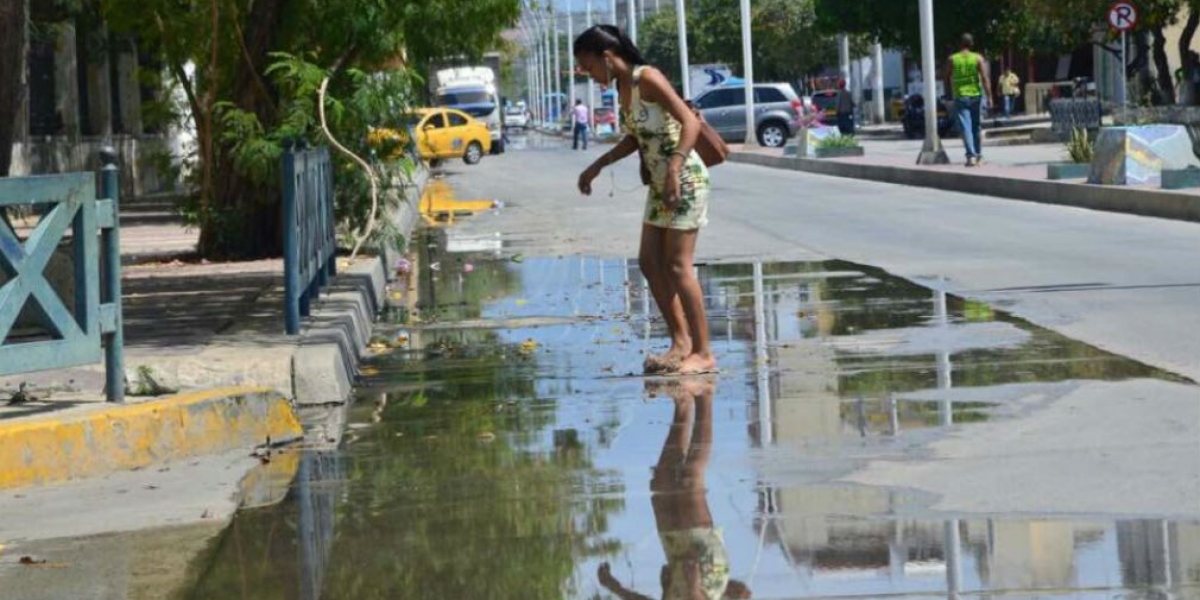 Los samarios a diario se encuentran con 'pequeñas quebradas' de aguas residuales