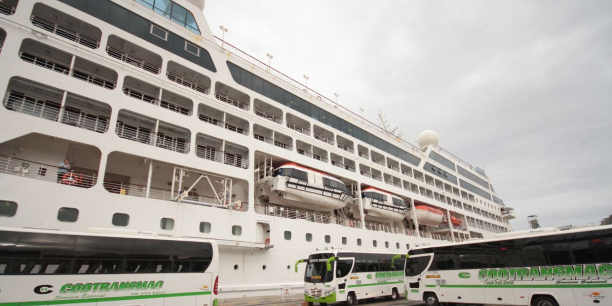 Este miércoles llegó el crucero Pacific Princess el primer del 2018. 