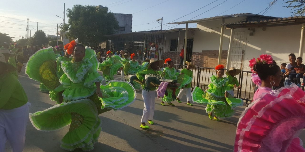 Los niños prendieron la fiesta del caimán cienaguero. 