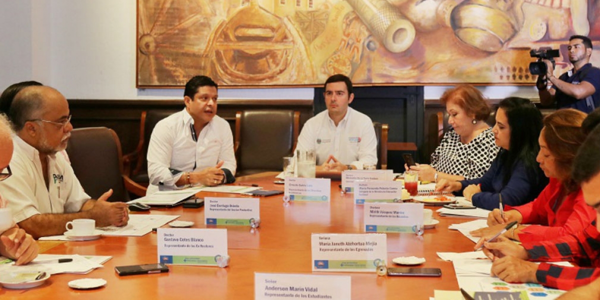 En la sala de juntas del Claustro San Juan Nepomuceno se realizó la primera sesión del Consejo Superior de la Universidad del Magdalena.