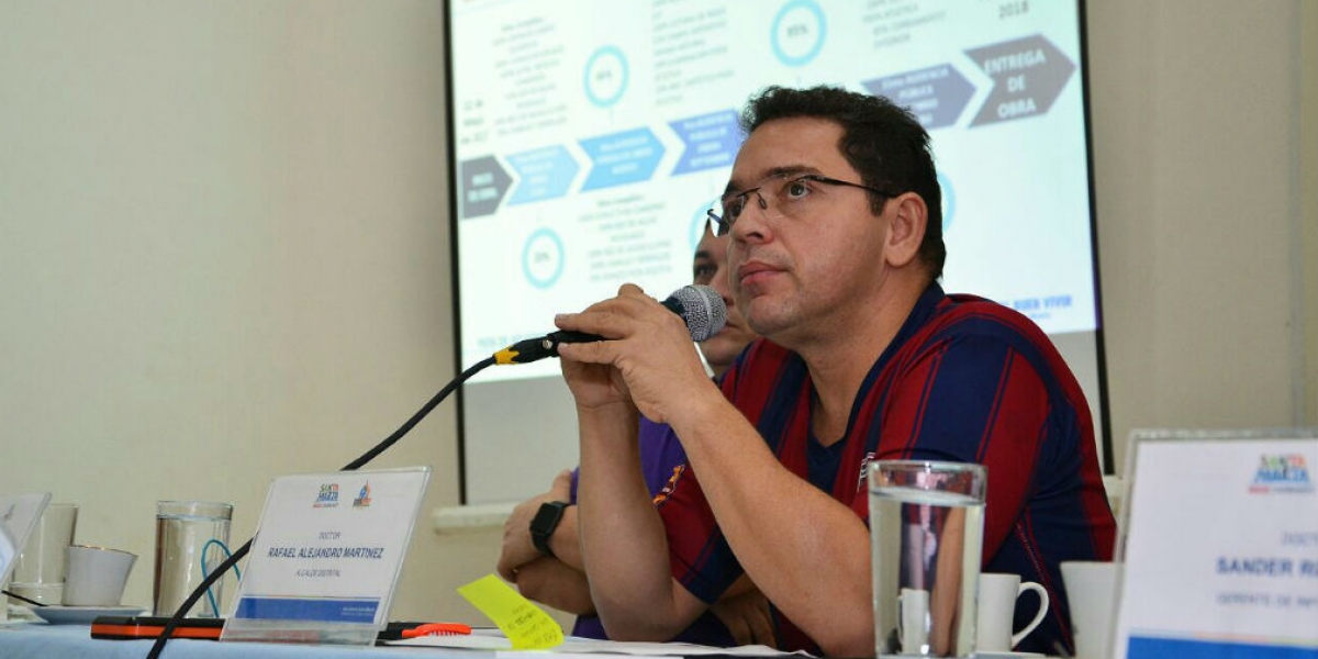 Alcalde Rafael Martínez, durante la audiencia de avance de obras.