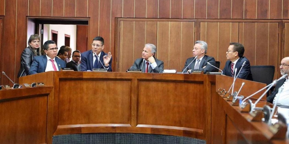 Congresistas de la Comisión III del Senado.