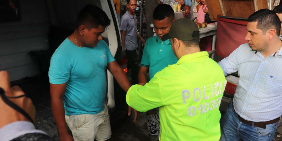 En el operativo fueron capturadas seis personas por comercializar celulares reportados como hurtados.