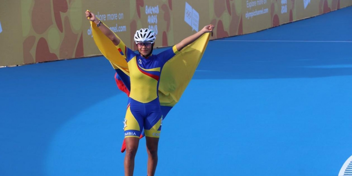 Gabriela Rueda festeja su medalla de oro.