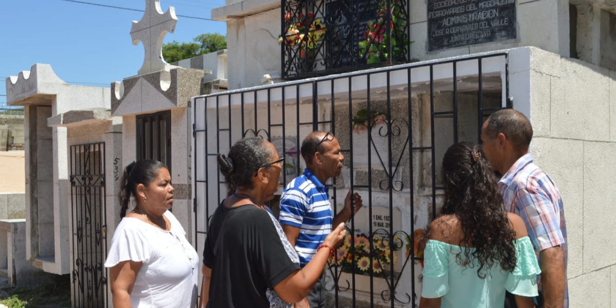 Seguimiento.co Familia encontró la tumba sola.