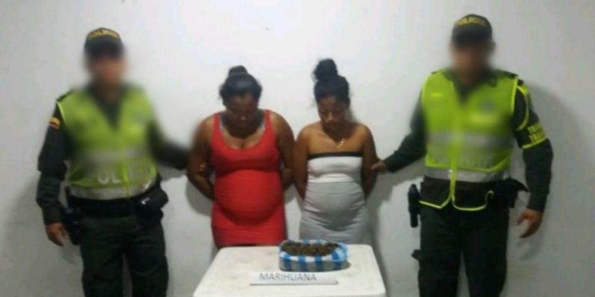 Policía del Magdalena Kelly Johana Mejía Olivo, de 29 años y Marisol Álvarez García de 23.