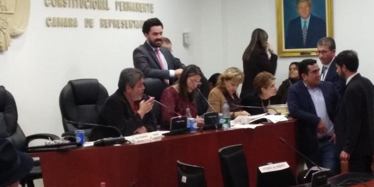 El Tiempo Varios representantes a la Cámara se declararon impedidos para tramitar esta iniciativa.