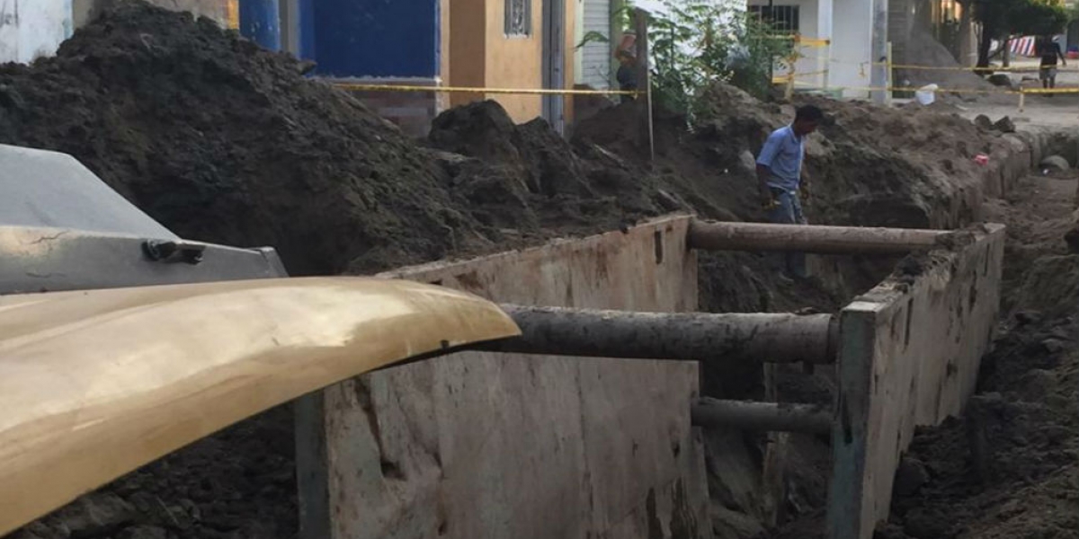 La reposición de la tubería de alcantarillado se realizó en el barrio El Pantano.