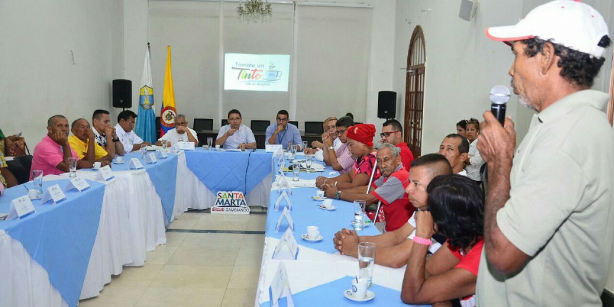 Alcalde se reunió con carromuleros.