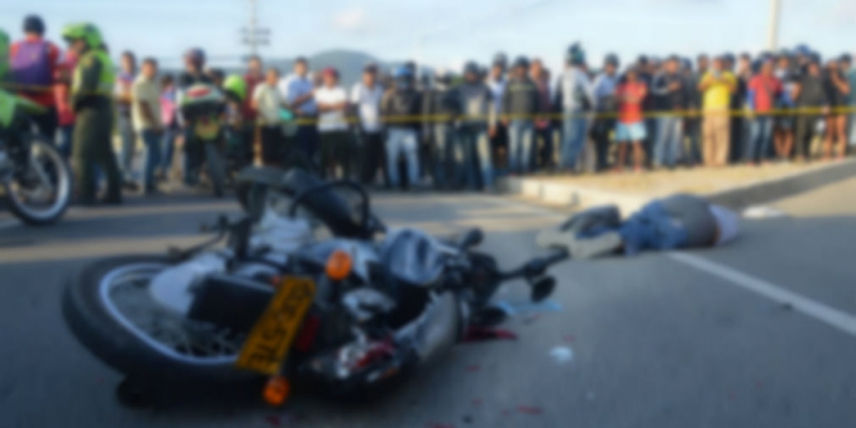 La persona que se movilizaba en una motocicleta murió en el lugar.
