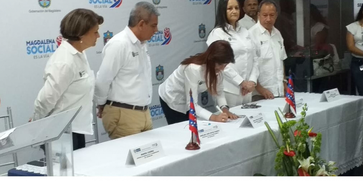 En el evento fueron reconocidos los médicos por su trayectoria en el contexto de su día. 