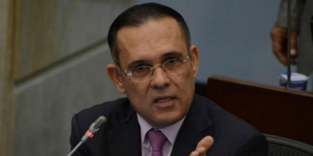 Prensa Efraín Cepeda El senador conservador, Efraín Cepeda.