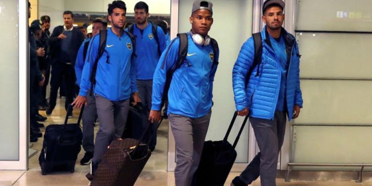 Boca Juniors llegando al aeropuerto de Madrid