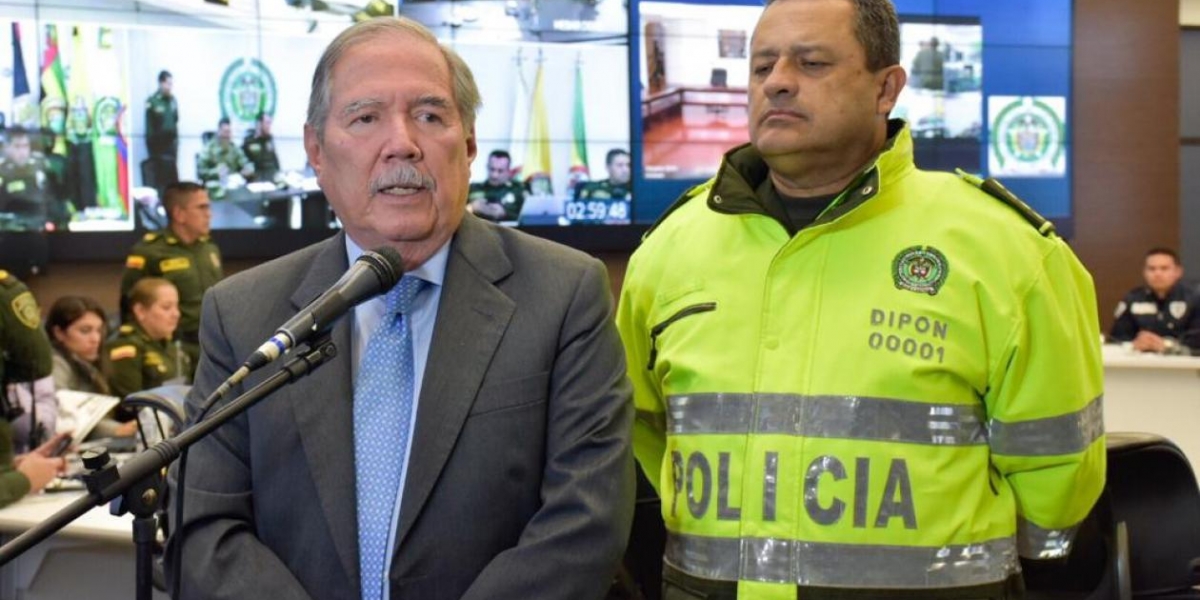 El ministro de Defensa, Guillermo Botero y el director de la Policía, Jorge Hernán Nieto.