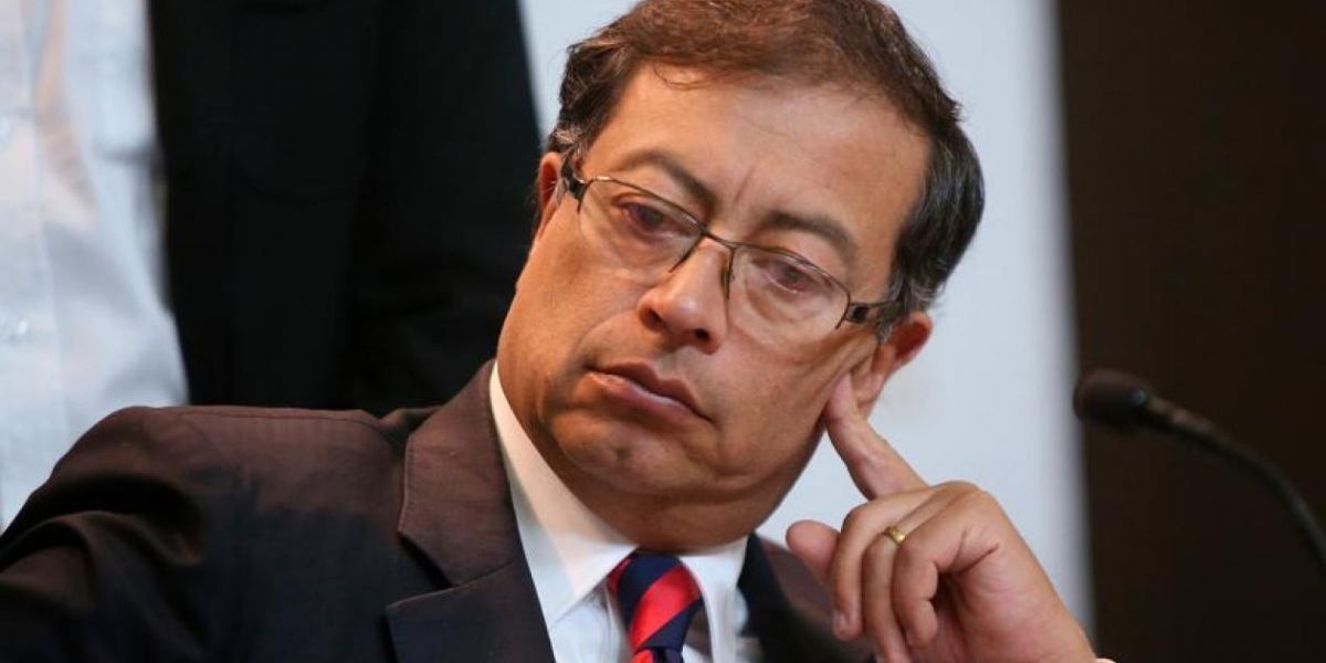  Gustavo Petro, senador.