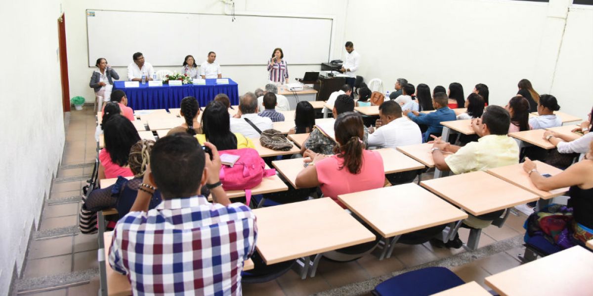 Estos postgrados iniciaron con 38 estudiantes de los cuales 21 cursan la maestría en Lenguaje y Lengua Castellana y 17 la de Enseñanza de las Matemáticas.